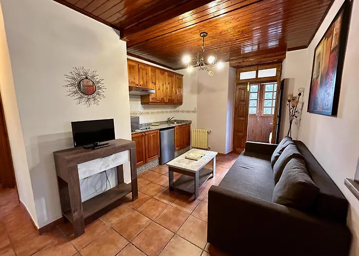 El Balcon De Muniellos Country house *