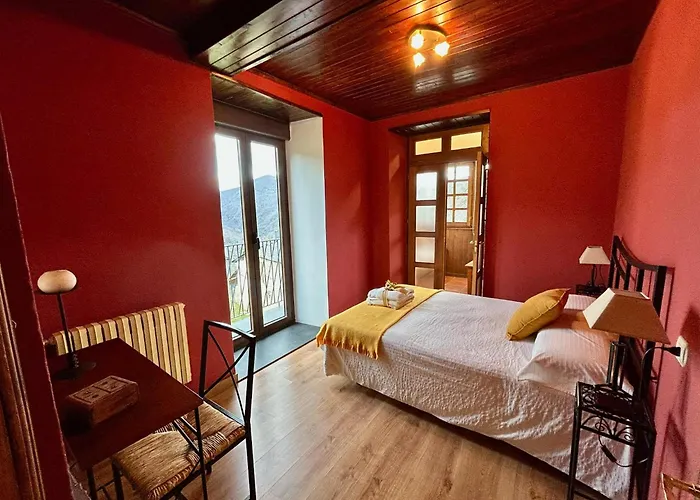 El Balcon De Muniellos Country house *